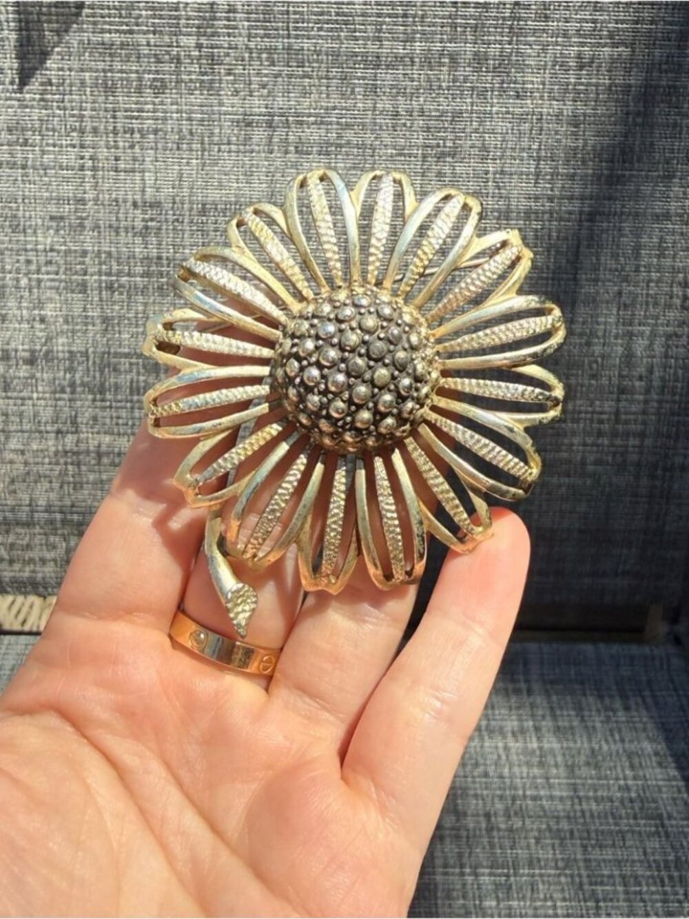 Set of 2 Sarah Coventry Large Flower Brooches - Picture 6 of 8